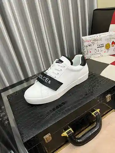 Modelo de pareja Dolce & Gabbana Código: 1123B40 Talla: 35-46