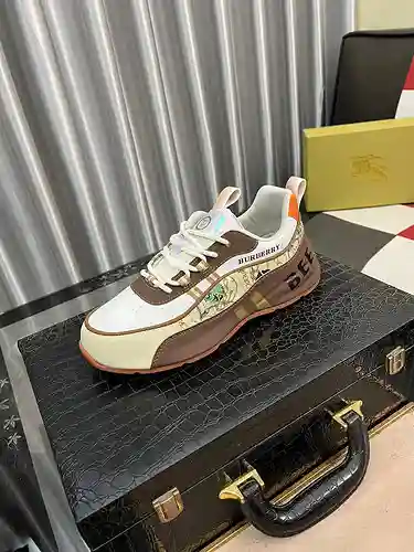 Zapatos de hombre Burberry Código: 1123B60 Talla: 38-44