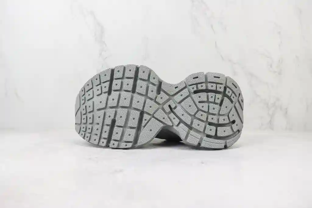 巴黎世家 3XL 灰 (3 - 9).webp