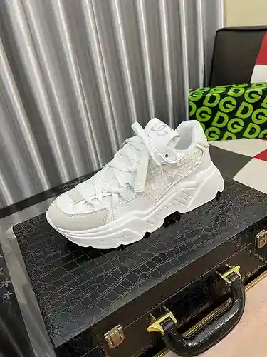 Modelo de pareja Dolce & Gabbana Código: 1123B70 Talla: 35-46