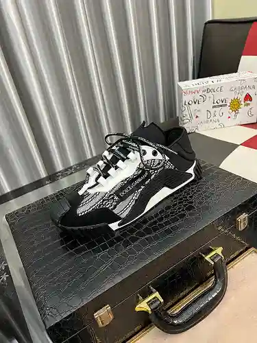 Modelo de pareja Dolce & Gabbana Código: 1123B50 Talla: 35-46