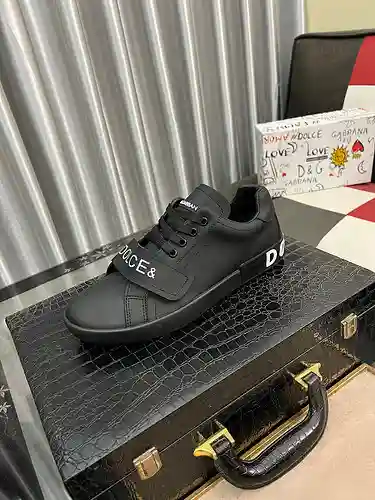 Modelo de pareja Dolce & Gabbana Código: 1123B40 Talla: 35-46
