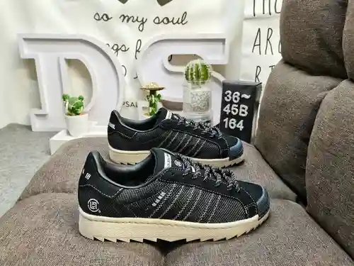 164DAdidas PNS SUPERSTAR usa gamuza invertida combinada con material superior de tela de malla trans