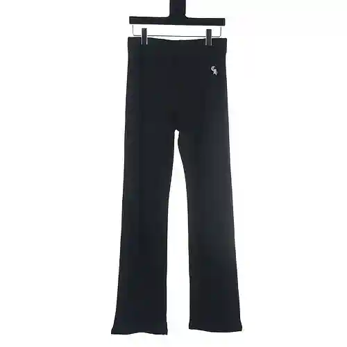 Pantalón Croxin CH 23FW con bordado de gofres