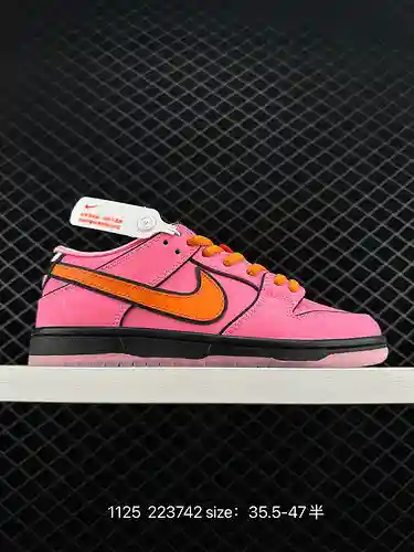 2 NIKE DUNK SB LOW Las Powerpuff Girls Dunk SB, como su nombre indica, tienen el origen clásico de D