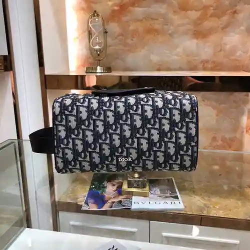 Neceser DI para hombre, elaborado en piel vacuno original importada, alta calidad, entrega en bolsa 