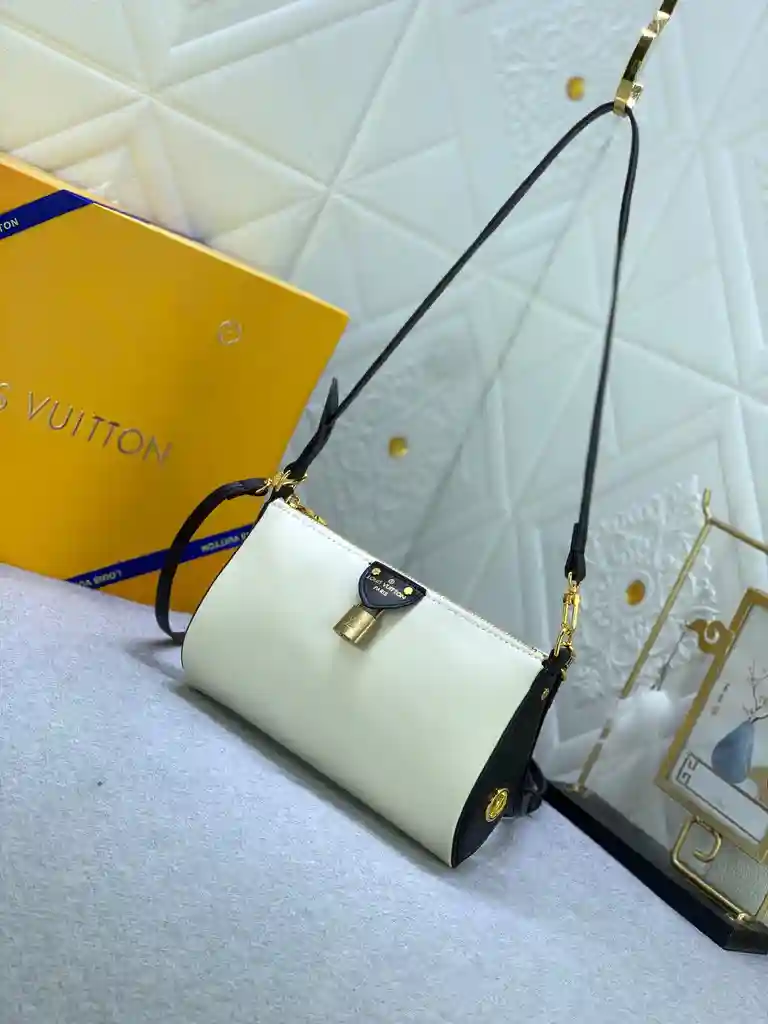 KK01950 (2).webp