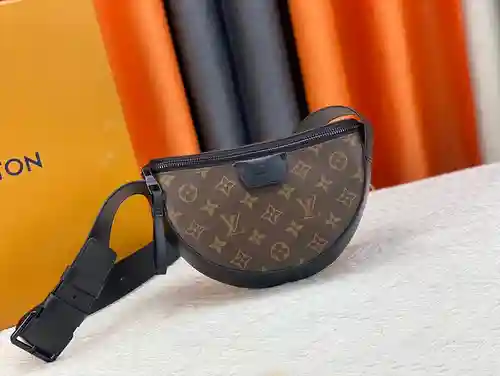 La bolsa semicircular de LL está hecha de piel de vaca original importada, calidad de alta gama, fac