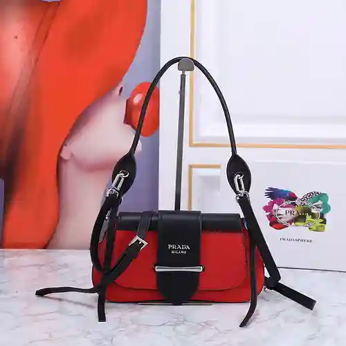 Bolso PRA@DA para axila fabricado en piel de vacuno original importada, alta calidad, entrega en bol