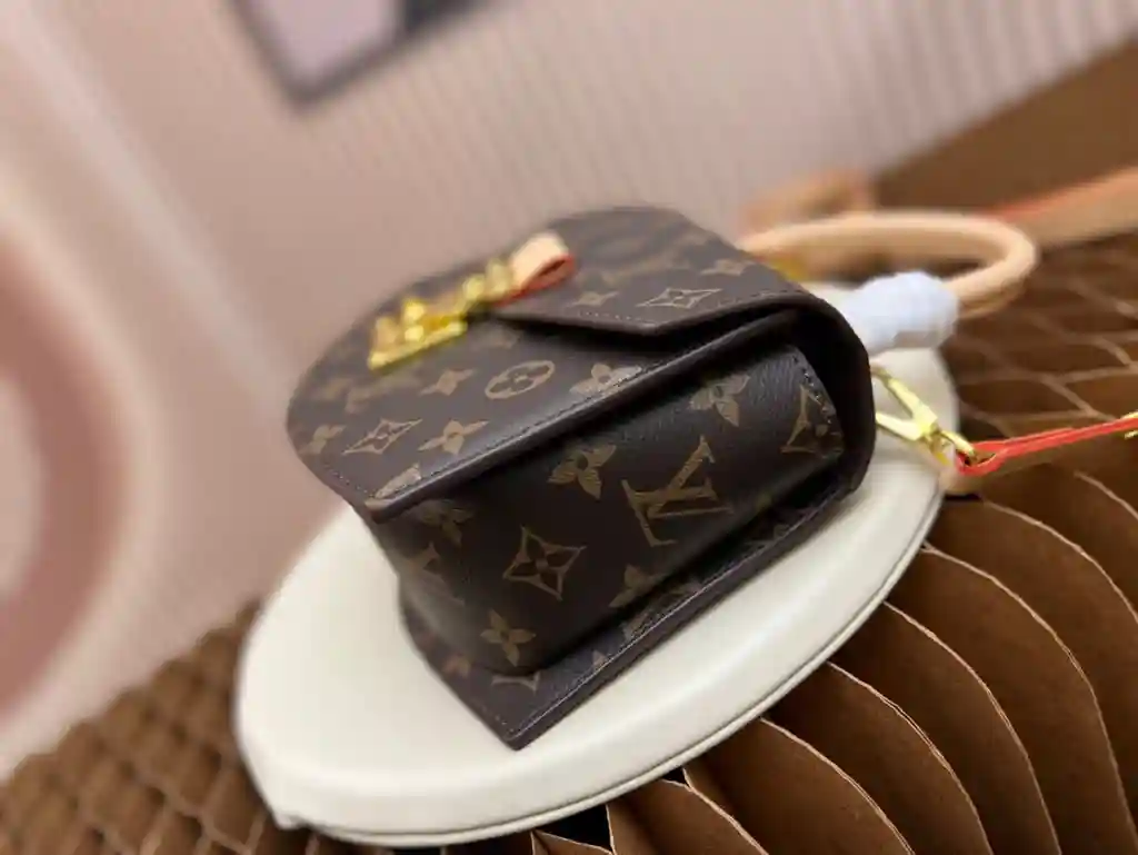 KK01950 (9).webp