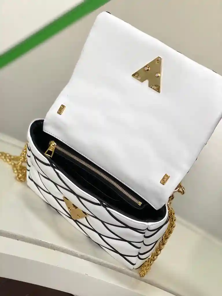 KK06250 (12).webp