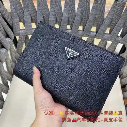 PRA@DA Clutch para Hombre Elaborado en piel vacuna original importada, alta calidad, entrega en bols