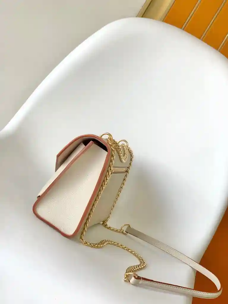 KK05850 (2).webp