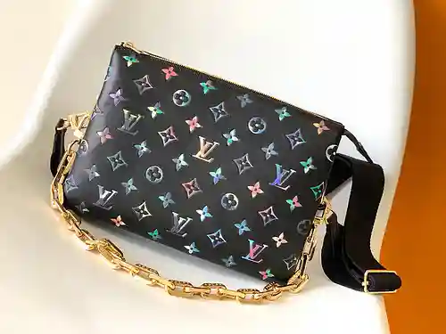 Bolso bandolera LL, elaborado en piel vacuna original importada, alta calidad, entrega en bolsa rega