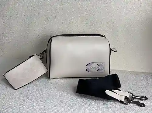 Bolso bandolera coa@Chi Elaborado en piel vacuna original importada, alta calidad, entrega en bolsa 