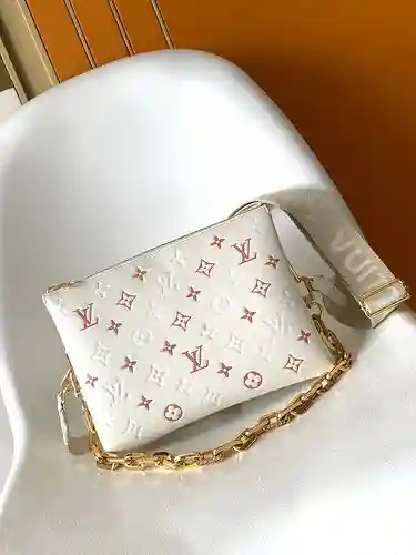Bolso bandolera LL, elaborado en piel vacuna original importada, alta calidad, entrega en bolsa rega