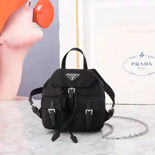 Mini mochila PRA@DA Fabricada en piel de vacuno original importada Calidad de gama alta Entrega en b