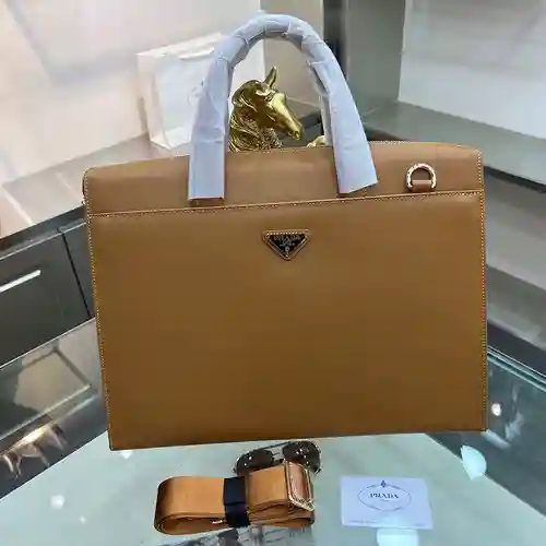 Maletín PRA@DA para hombre, fabricado en cuero original importado de primera calidad, versión réplic