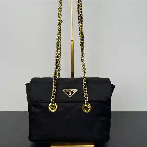 Bolso bandolera PRA@DA elaborado en piel de vacuno original importada, alta calidad, entrega en bols