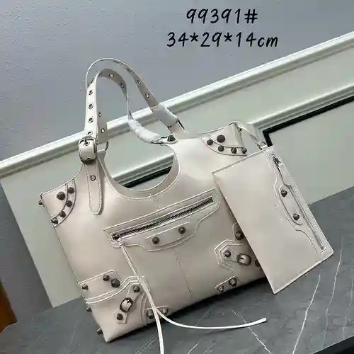 Bolsa para moto Paris fabricada en piel vacuna original importada, alta calidad, entrega en factura 