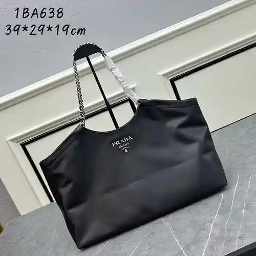 Bolso bandolera PRA@DA elaborado en piel de vacuno original importada, alta calidad, entrega en bols