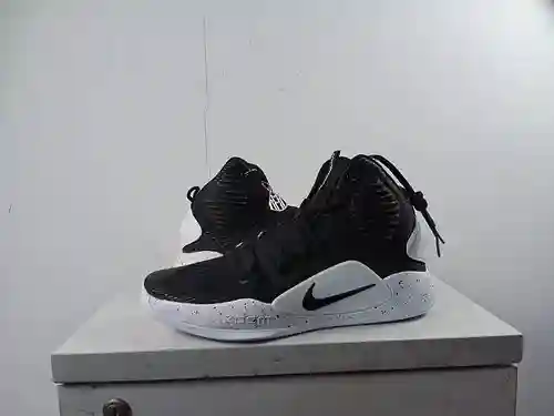Jokic caña alta blanco y negro 40-46