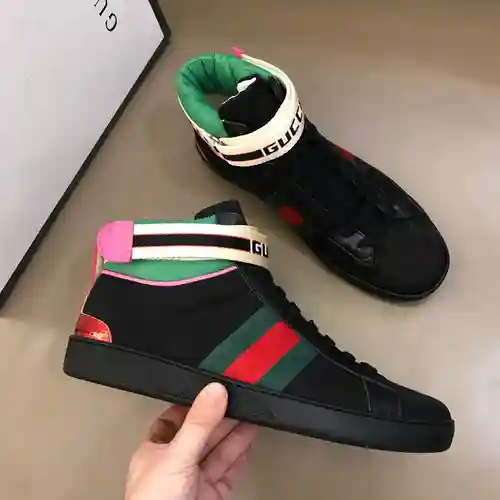 Modelo pareja GUCCI (forro de terciopelo opcional) Código: 1128B50 Talla:: Talla femenina 35-39. Tal