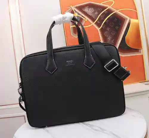 Maletín para caballero, fabricado en cuero original importado de primera calidad, versión réplica de