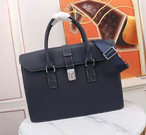 Maletín para caballero, fabricado en cuero original importado de primera calidad, versión réplica de