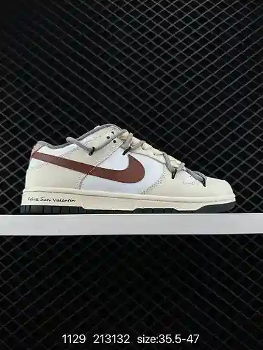 6 cordones de cordones deconstruidos Nike SB Dunk Low a nivel de empresa producidos por un important