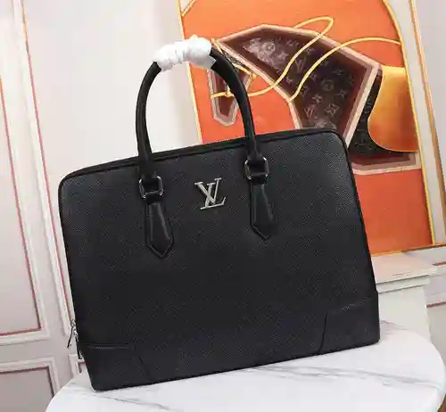 Maletín para caballero, fabricado en cuero original importado de primera calidad, versión réplica de