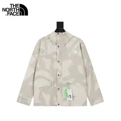 Chaqueta rígida tres en uno con articulación TNF North Face x XX KAWS