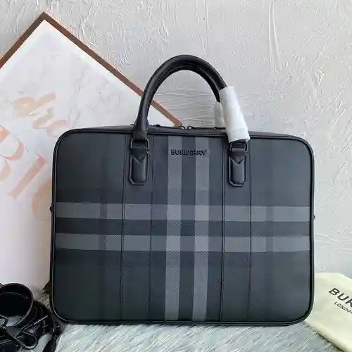 Maletín para caballero, fabricado en cuero original importado de primera calidad, versión réplica de