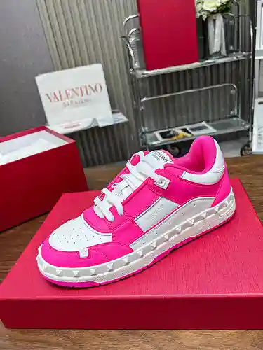 Modelo de pareja Valentino Código: 1129C00 Talla:: Talla de mujer 35-41, talla de hombre 39-45. (Los