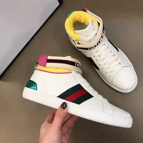 Modelo pareja GUCCI (forro de terciopelo opcional) Código: 1128B50 Talla:: Talla femenina 35-39. Tal