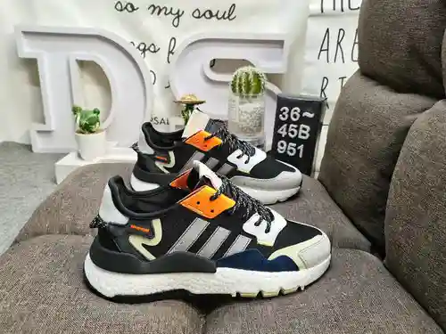 951D nivel corporativo Adidas Nite Jogger 2019 Boost código de barras en tono tierra Modelo de respa
