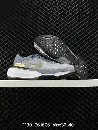 3 Nike Zapatillas deportivas Nike ZOOMX INVINCIBLE RUN FK 3 de estilo funcional. Las zapatillas para