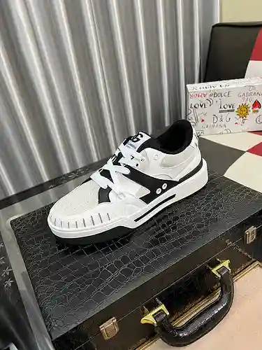 Modelo de pareja Dolce & Gabbana Código: 1203B80 Talla: 36-44