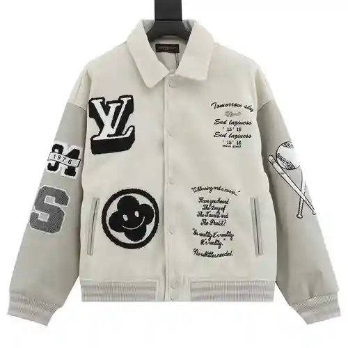 Chaqueta estilo béisbol con bordado de toalla y varios elementos de 1V