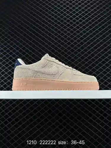 Las zapatillas informales de caña baja Nike Air Force Low Air Force 1 crean una versión pura de la F