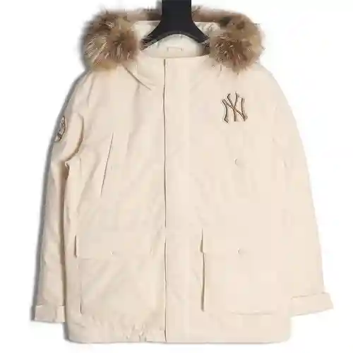 Chaqueta de plumas con capucha y cuello de piel con brazalete de los Yankees de Nueva York de MLB
