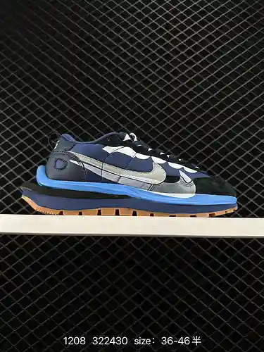 Técnicas de deconstrucción de Nike Sacai Familiar, Swoosh superpuesto, doble lengüeta, cordones y ta