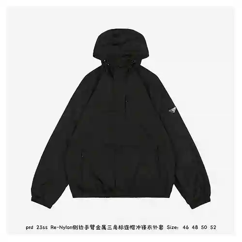 prd 23ss chaqueta con capucha y logo triangular metálico en Re-Nylon en las mangas laterales