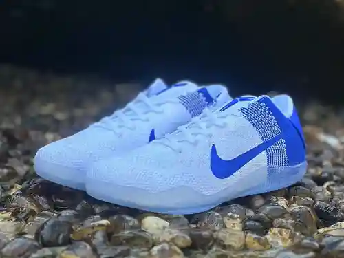 Nike Zoom Kobe 11 Universidad de Kentucky Bobcats Color 822675-185