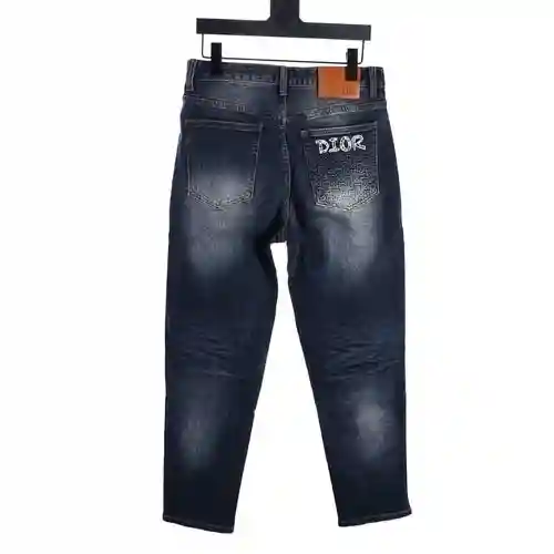 Inscripción CD bordada en la espalda, pantalones vaqueros con estampado de flores antiguas