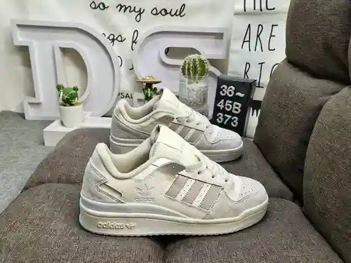 373DAdidas Forum 84 Zapatillas deportivas informales de moda, versátiles, de caña baja y caña baja. 