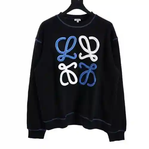 LOE*WE sudadera color block con trébol de cuatro hojas bordado y cuello redondo