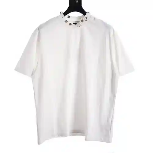 Nueva camiseta BLCG de manga corta lavada con perforaciones y tachuelas.