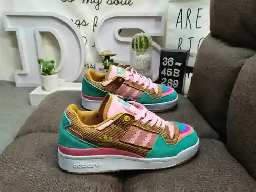 289DLos Simpson/Los Simpson xadidas originals FORUM Low Zapatillas bajas "Living Room" ant