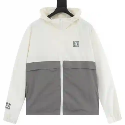 CHA*NEL / Chanel Chaqueta de protección solar con bloques de color y logo laminado Double C